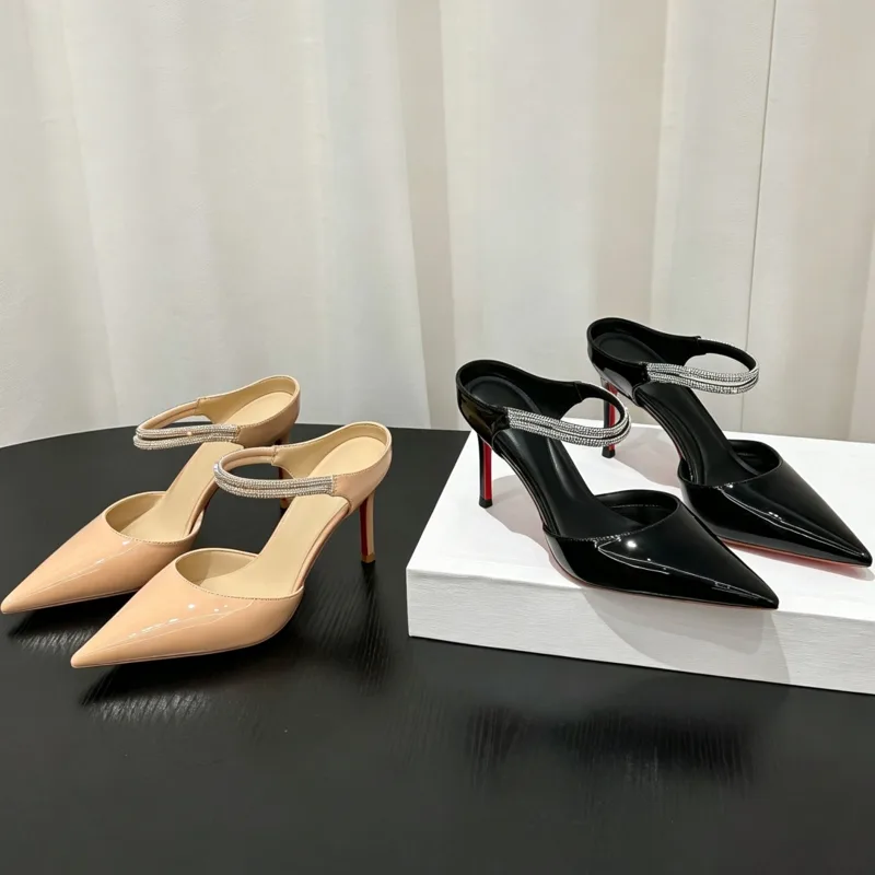 Leather Classic Strap - Décolleté da donna in pelle verniciata