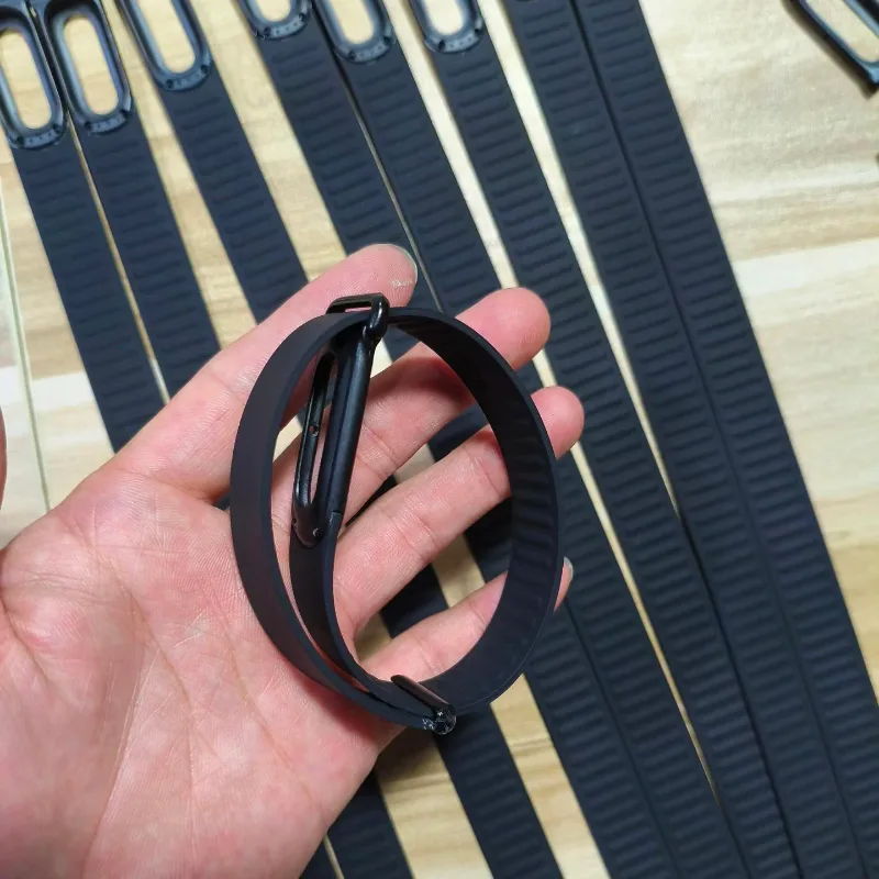 Cinturino Morbido Monocolore p - Sport Loop Strap recensione e prezzo