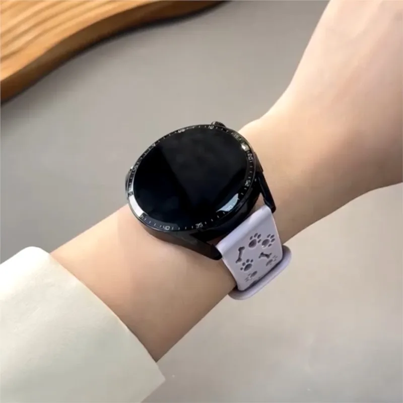 Cinturino traforato a forma di - Titan Smartwatch Accessories recensione e prezzo