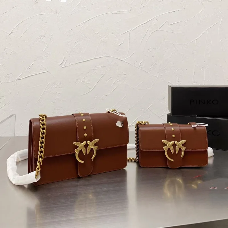 Borsa Classica da Donna a Dopp - Leather Classic Strap recensione e prezzo