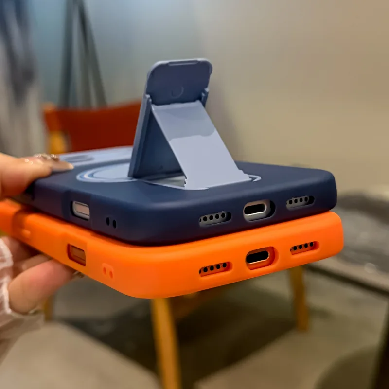 Custodia Opaca Antiurto di Lus - Magnetic Charging Stand recensione e prezzo